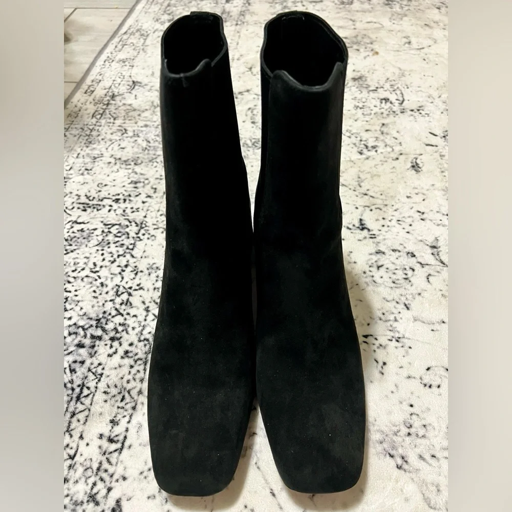 New VINCE ‎ Kimmy Pull On Heeled Bootie Black Suede - Size 10/ 41